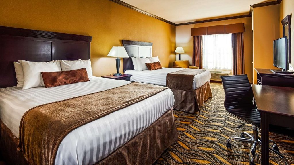 hotel rooms near winstar casino